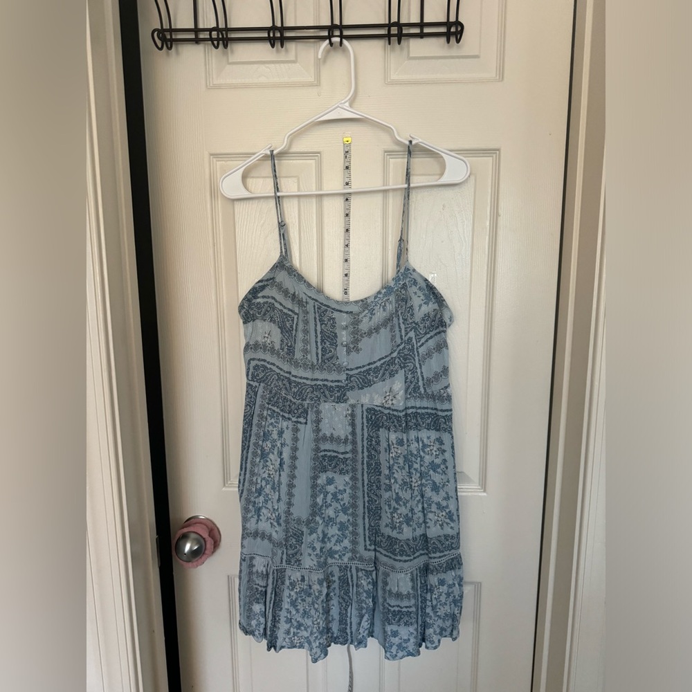 Sleeveless dress